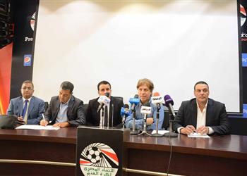 ثروت سويلم يكشف عدد جماهير مباراة الأهلي والمصري وزيادة مشجعي موقعة الزمالك والنجم الساحلي