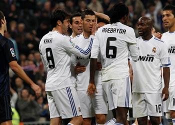 أديبايور مورينيو كاد يقتل رونالدو خلال أحدى مباريات ريال مدريد رغم تسجيله هاتريك