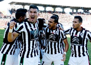 الصفاقسي يضع قدم ا في نهائي الكونفدرالية بثنائية نظيفة في نهضة بركان