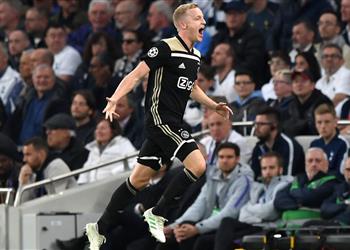 فان دي بيك تنتظرنا معركة بالإياب أمام توتنهام