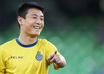 مهاجم إسبانيول يستفز برشلونة قبل مواجهة ليفربول في دوري الأبطال