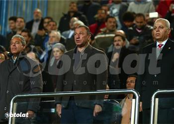 محمود الخطيب والعامري فاروق يحضران مباراة الأهلي وطلائع الجيش