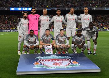 بالفيديو كيتا يتعرض للإصابة ويغادر ملعب مباراة برشلونة وليفربول