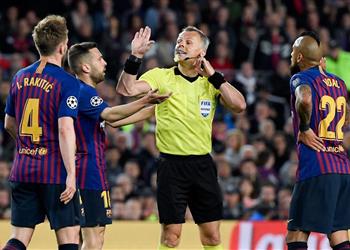 راديو ماركا الحكم تغاضى عن احتساب ركلة جزاء لميسي بمباراة برشلونة وليفربول