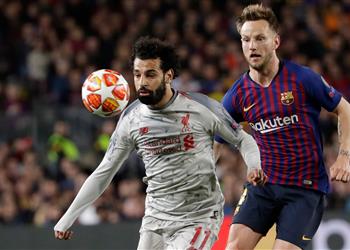 كلوب ي علق على فرصة محمد صلاح المهدرة أمام برشلونة ويكيل المديح لـ فالفيردي