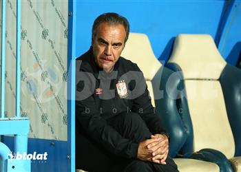 لاسارتي يطمئن على حالة جيرالدو بعد مباراة الأهلي وطلائع الجيش