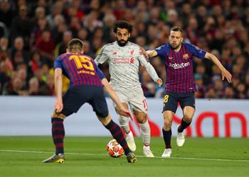 برشلونة يوجه رسالة لمحمد صلاح