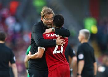 تشامبرلين يوضح كيف كان يتجاهل تعليمات كلوب بسبب محمد صلاح وماني