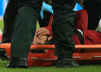 سكاي شكوك حول مشاركة محمد صلاح ضد برشلونة بعد إصاباته أمام نيوكاسل