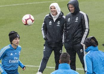 آس زيدان يهدد مستقبل مودريتش في ريال مدريد