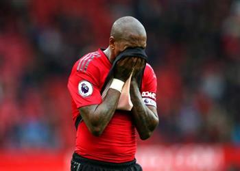 آشلي يونج عدم تأهل مانشستر يونايتد لدوري الأبطال أمر قاسي