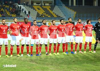 الخطيب والجهاز الفني لمنتخب مصر يتواجدون بمدرجات مباراة الأهلي والنجوم