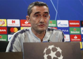 فالفيردي يعلق على غياب محمد صلاح عن مباراة ليفربول وبرشلونة في دوري الأبطال
