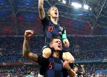 مودريتش يهنئ مدافع ليفربول بإسقاط برشلونة في دوري الأبطال