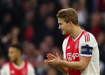 صحيفة كتالونية دي ليخت يستعد للإعلان عن وجهته المقبلة خلال أيام