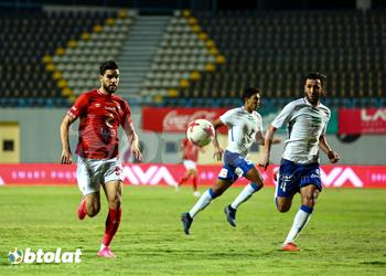 جيرالدو يحرز هدف ا قاتل ا لـ الأهلي في مرمى سموحة وحسام حسن يثور