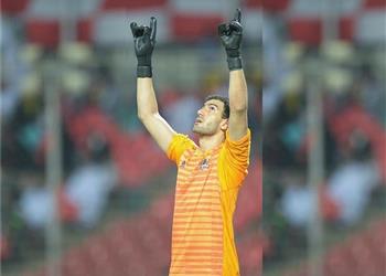 محمد عواد يعلن موقفه من الاستمرار في الدوري السعودي