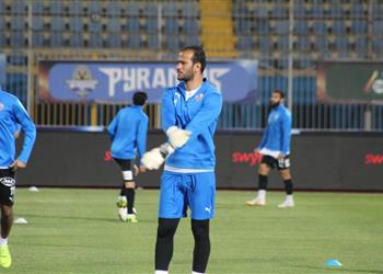 عماد السيد يرفض الاستبدال في مباراة الزمالك والداخلية والجماهير تهتف أولاد النادي أهم