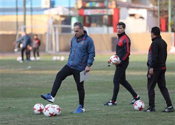 لاسارتي يجمتع مع لاعبي الأهلي اليوم استعدادا لمباراة إنبي في الدوري