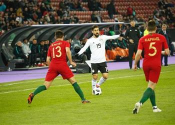 حازم إمام عبدالله السعيد اكثر لاعبي مصر احترافيه ولاعب غيره لكان انخفض مستواه