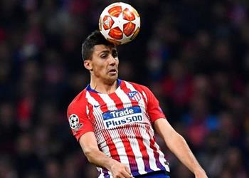 برشلونة يدخل الصراع على ضم لاعب وسط أتلتيكو مدريد