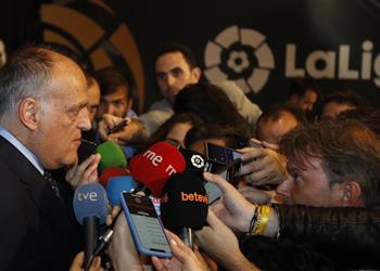 تيباس يكشف سبب غياب ميسي عن حفل جوائز الليجا