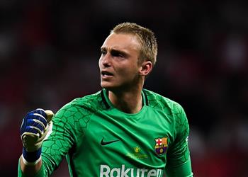 سبورت بعد رفض العرض الأول بنفيكا يواصل محاولاته لضم سيليسين من برشلونة