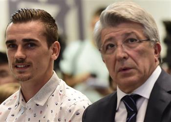 رئيس أتلتيكو مدريد معلق ا على قرار جريزمان أشعر بخيبة أمل