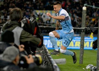 بالفيديو 8 دقائق تتوج لاتسيو بطلا لكأس إيطاليا بثنائية في شباك أتالانتا