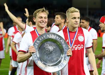 دي يونج سأمرر كل كرة لميسي ومتحمس لرؤيته