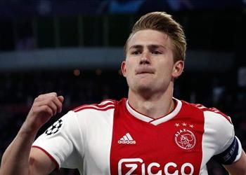 برشلونة يخبر رايولا بقراره النهائي تجاه دي ليخت