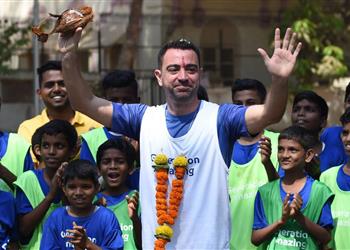 تشافي تدريب برشلونة ليس الآن ولن يحصلوا على الأبطال بهذه الطريقة