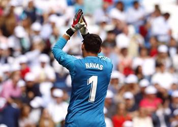 بالصور نافاس يودع جماهير ريال مدريد بعد الخسارة أمام ريال بيتيس