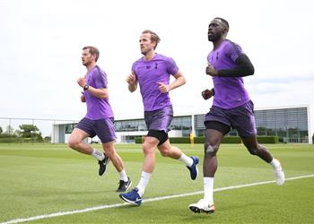 هاري كين يعود لتدريبات توتنهام استعداد ا لنهائي دوري الأبطال أمام ليفربول