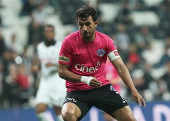 بمشاركة تريزيجيه وحافظ قاسم باشا ينهي الدوري التركي بالخسارة أمام بشيكتاش