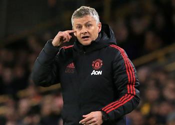 مانشستر يونايتد ينافس ريال مدريد على صفقة دفاعية