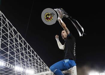 حارس فالنسيا ظننت أننا سنعاني بعد هدف ميسي وما حدث حلم