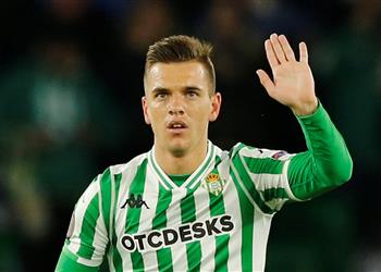 لاعب ريال بيتيس يشعل المنافسة بين أندية أوروبا