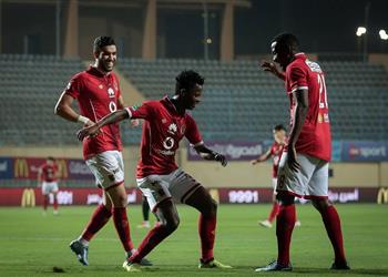 طرد لاعب الأهلي السابق من معسكر جنوب إفريقيا بسبب تأثير الكحول