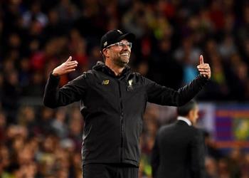 كلوب يسترجع أحداث الليلة التاريخية أمام برشلونة ورد فعله بعد إصابة محمد صلاح وفيرمينو