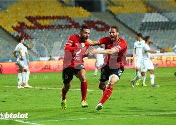 الأهلي يفرض غرامة مالية على رمضان صبحي وإسلام محارب
