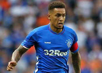 أستون فيلا يرغب في ضم ظهير أيسر بعد تقدم المحمدي في العمر