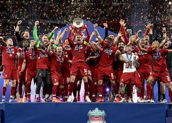 رسمي ا ليفربول يعلن رحيل مهاجمه وظهيره الأيسر