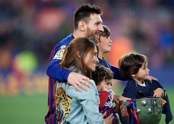 ميسي نجلي قام بتشجيع ليفربول ويحتفل بأهداف ريال مدريد