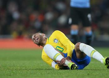 رسميا باريس سان جيرمان يعلن مدة غياب نيمار بعد اصابته مع منتخب البرازيل