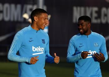 مدافع برشلونة يتلقى عرض ا من البريميرليج
