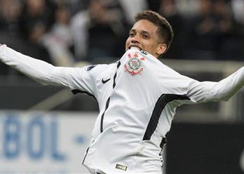 منافسة بين برشلونة وريال مدريد على جوهرة برازيلية