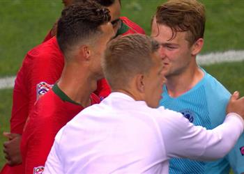 دي ليخت يكشف تفاصيل حديث رونالدو الغريب بعد نهائي دوري الأمم الأوروبية