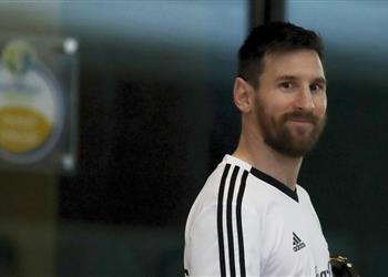 مهاجم كولومبيا مع ميسي الأرجنتين مرشحة دائم ا للفوز بكوبا أمريكا