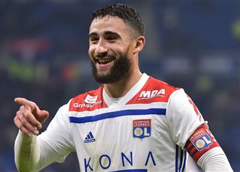 ليفربول يجدد اهتمامه بضم نبيل فقير من ليون